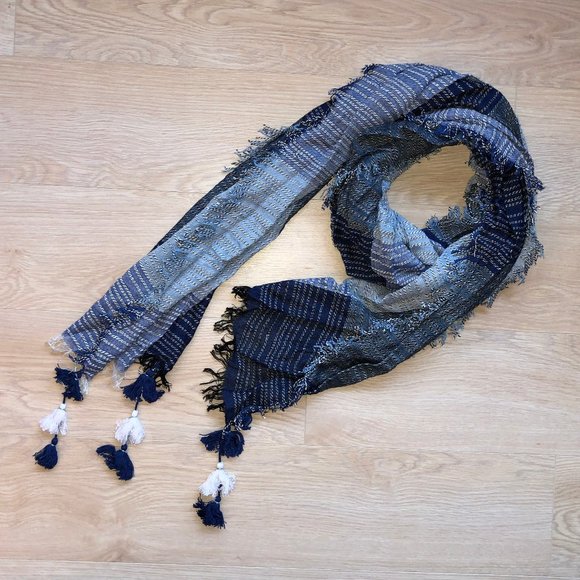 BCBG Scarf - Picture 1 of 5